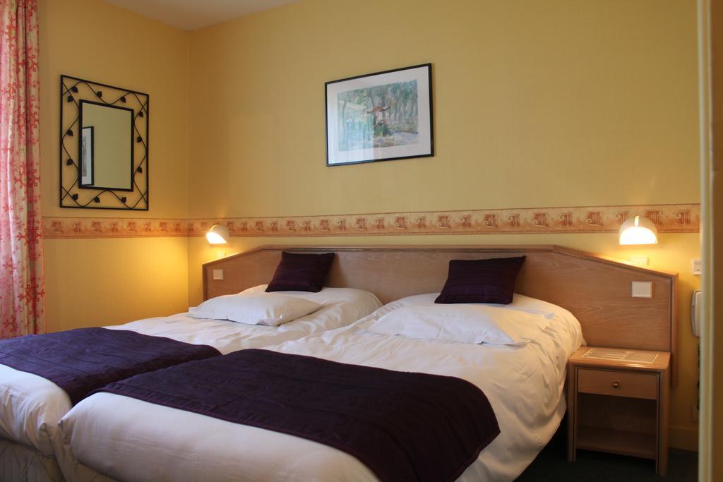 Hotel Des Bains Lancieux Pokoj fotografie